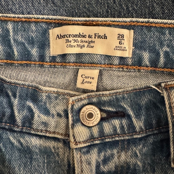 Abercrombie & Fitch The 90s Straight Ultra High Rise Denim - Size 6 - Picture 1 of 3
